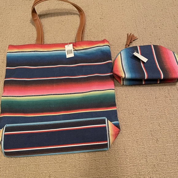 Tote and makeup pouch - Picture 3 of 4